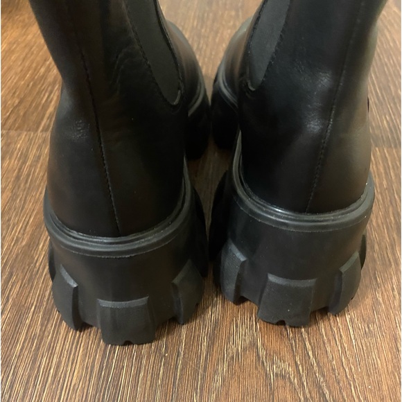 Gianni Bini Chunky Boots! Great for fall! - Picture 7 of 9